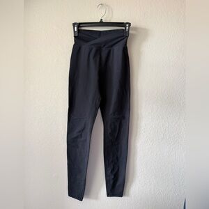 Alphalete Crossover Waist Black Leggings